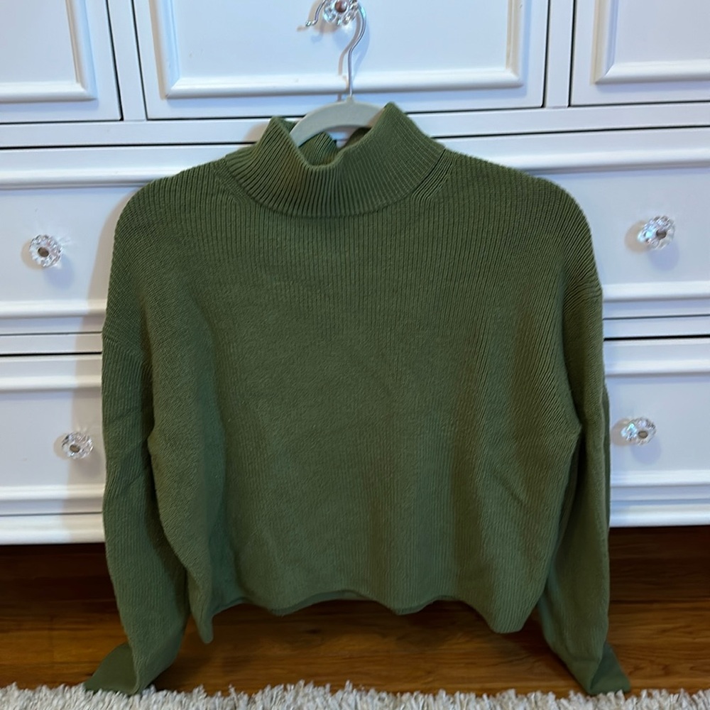 Women's Green Merino Wool-blend Ribbed Turtleneck Sweater - Picture 2 of 4